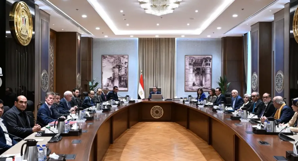 مشروع تطوير المناطق المحيطة بالأهرامات والمتحف المصري الكبير.. رؤية مصرية لتحويل هضبة الجيزة إلى أكبر ممر سياحي عالمي حتى 2030