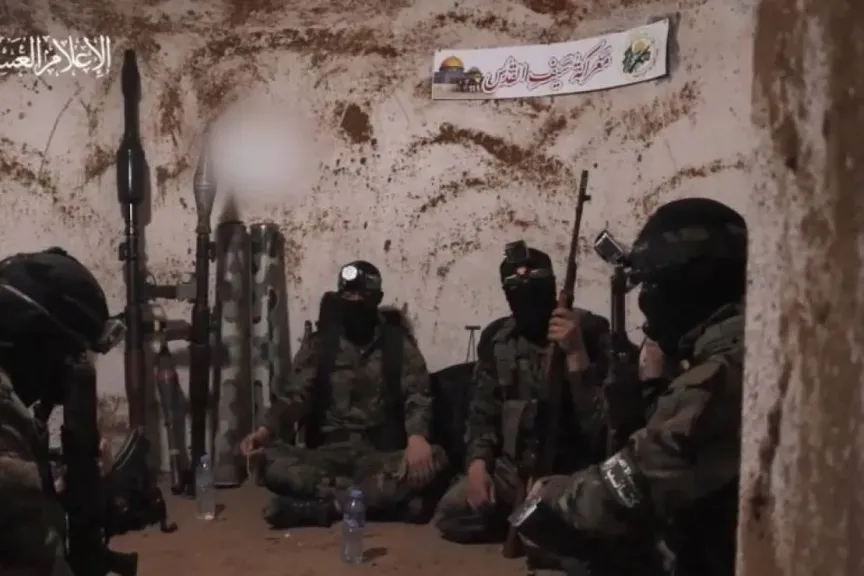 مسؤول إسرائيلي: نزع سلاح حماس سيكون جزءًا إلزاميًا من اتفاق الهدنة… ومشعل يقترح ”تجميده” بدل التخلي عنه