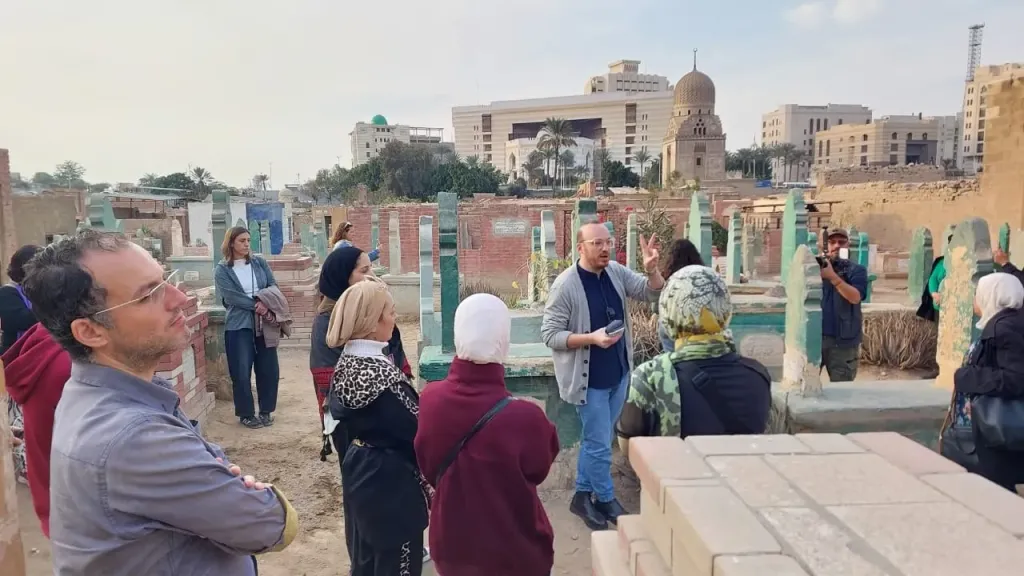 حي الخليفة نموذجًا لحماية المقابر والآثار بين التراث والمناخ.. تجربة مشروع «إرث 2» تفتح آفاقًا جديدة للحفاظ على الهوية