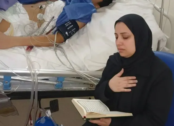 يوسف بين الحياة والموت.. طفل طُعن في القلب وهو يدافع عن شرف أخته وأم تناجي الله ليلًا ونهارًا