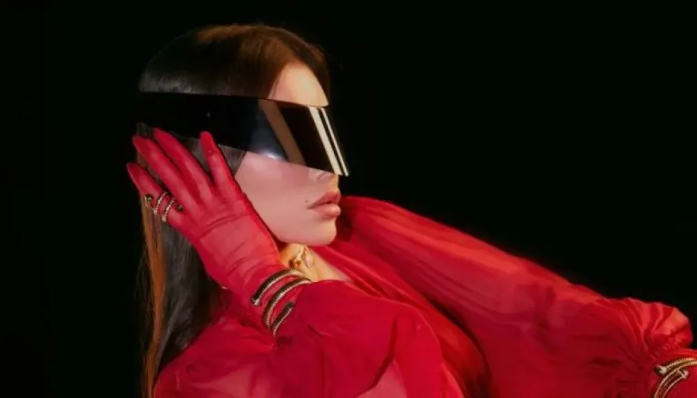 شاهد بالصور :  إطلالة ساخنة لهيفاء وهبي تشعل السوشيال ميديا في «سوبر وومان».. أنوثة متمرّدة بلا قيود