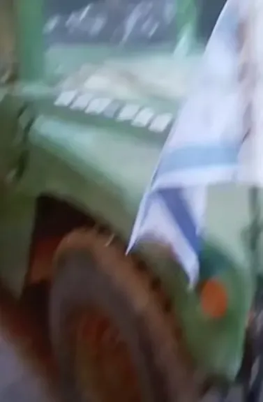 عربيّة عسكريّة بعلم إسرائيل في الصاغة بالحسين تُثير الذعر.. مشهد تمثيلي كاد يتحول إلى رهائن وسط القاهرة