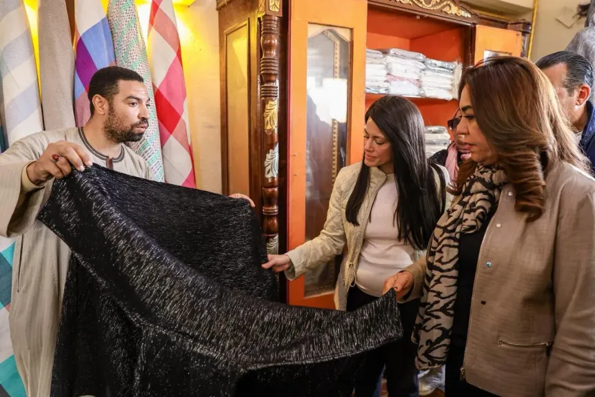 جولة ميدانية موسعة بسوهاج.. تفقد قرية النساجين بحي الكوثر والمنطقة الأثرية «ميريت آمون» لدعم التنمية والحفاظ على التراث