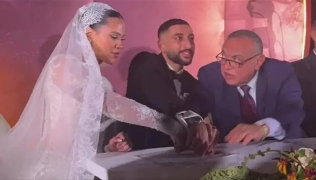 حنان ترك تعلّق على زفاف نجلها آدم خطاب.. رسالة مؤثرة رغم الغياب عن الحفل