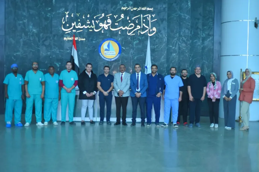 رئيس جامعة كفر الشيخ يشهد فعاليات جراحات المسالك البولية النسائية بمستشفى كفر الشيخ الجامعي