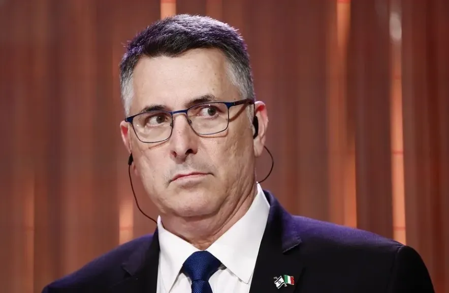 هجوم إسرائيلي متجدد على السلطة الفلسطينية.. غدعون ساعر يتهم رام الله بـ«الكذب» بشأن مخصصات الأسرى