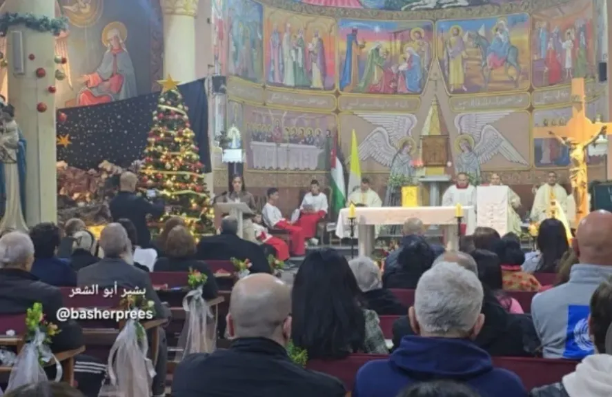 وسط أجواء حزينة.. المسيحيون في قطاع غزة يحتفلون بعيد الميلاد ويشعلون شمعة الأمل بعد عامين من الحرب