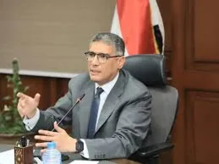 محافظ الجيزة يتفقد مستشفى الوراق المركزي ويشهد افتتاح قسم المخ والأعصاب